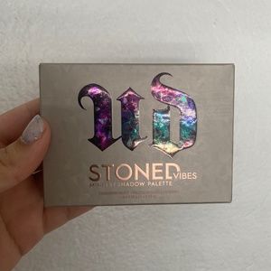 Urban decay stoned vibes mini eye shadow palette